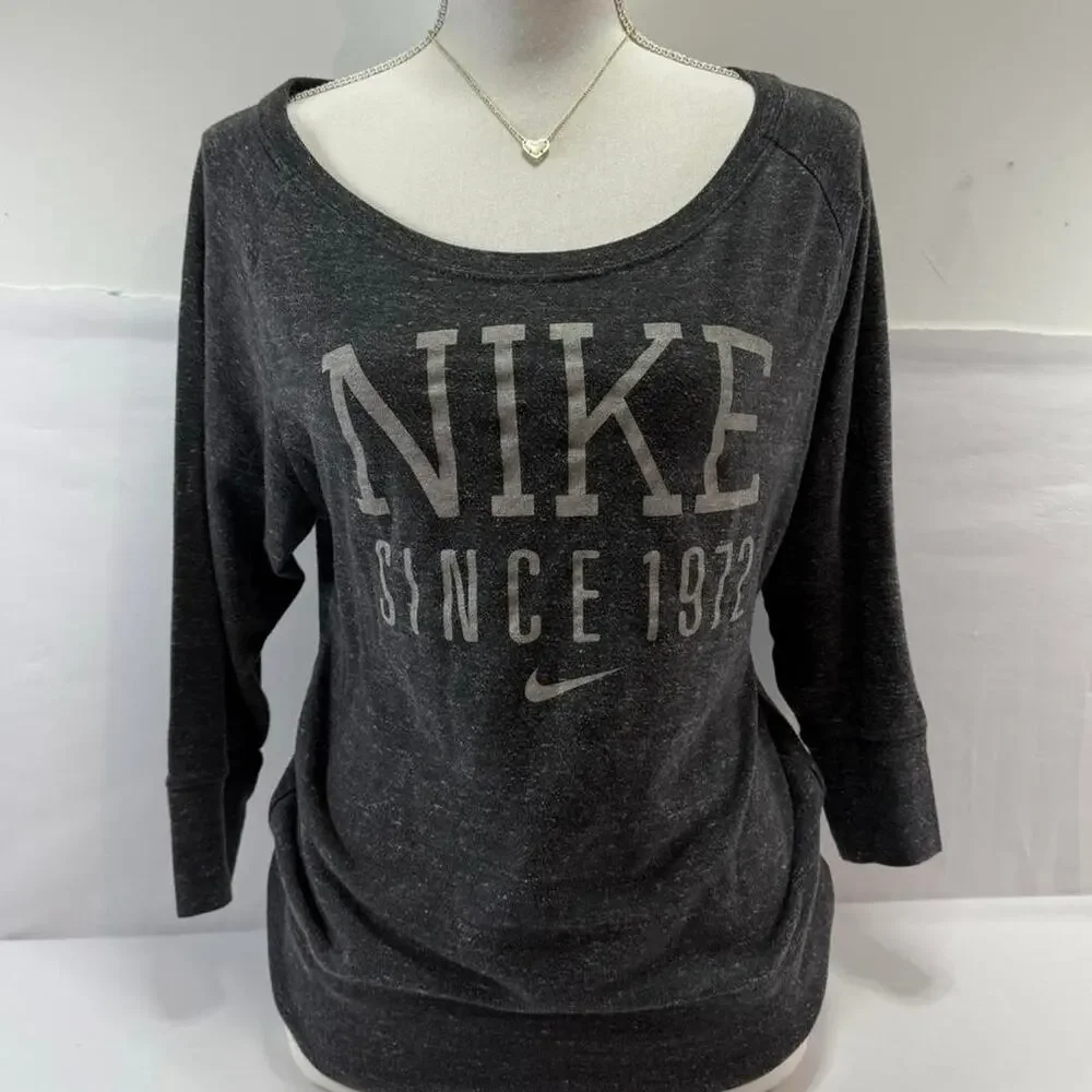 Nike Women’s Light Weight Vintage Sweatshirt Size Medium
